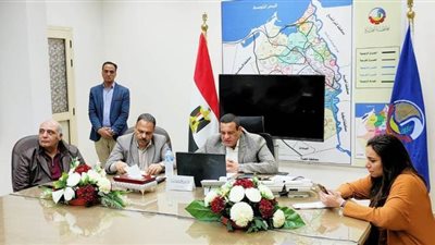 محافظ البحيرة يتابع إجراءات العمل بالمصانع والوقاية من فيروس كورونا