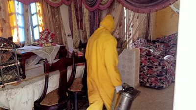 فرق الترصد بشوارع كفر سرنجا بالدقهلية لتحديد المخالطين لحالة كورونا | صور