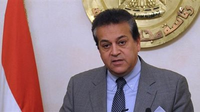 وزير التعليم العالي: حصلنا على دواء ياباني يمكنه القضاء على كورونا في 4 أيام