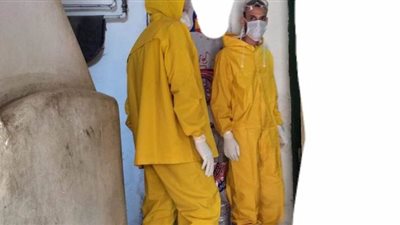 فرق الطب الوقائي بقنا تطهر شارع سيسليا بعد ظهور حالة كورونا