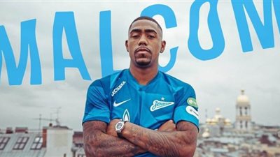 زينيت الروسي يرسل جائزة الشهر لمالكوم بطائرة بدون طيار | فيديو