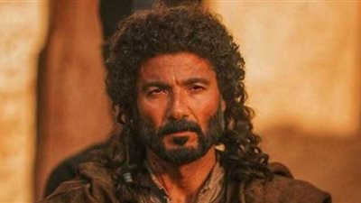 خالد النبوي يشارك جمهوره بصورة من مسلسل ممالك النار