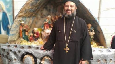 كاهن كنيسة الأنبا بيشوي ببورسعيد: القنوات المسيحية تبث الصلوات والصلاة بالمنازل