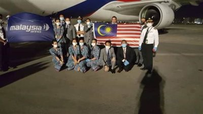 رحلة استثنائية تغادر مطار القاهرة لنقل ٢٨٥ راكبًا ماليزيًّا