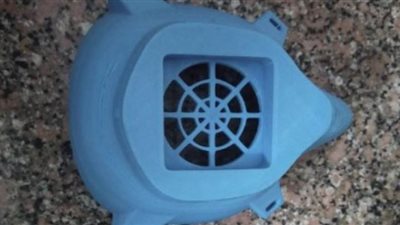 تصنيع كمامة على ماكينة طباعة ثلاثية الأبعاد في 