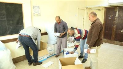 محافظ كفر الشيخ يتابع توزيع 