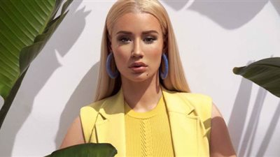 إيجي ازاليا تخيب أمل جمهورها وتخالف قواعد الحظر بسبب أظافرها