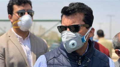 وزير الرياضة بـ