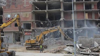 نائب محافظ القاهرة: الانتهاء من إزالة 8 عقارات بمحور ترعة الطوارئ | صور