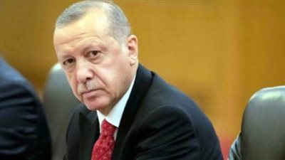 أردوغان يستأجر 14 سيارة فارهة ويطالب الأتراك بالتبرع لمواجهة كورونا