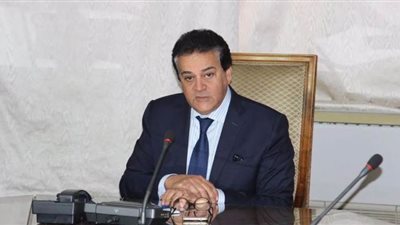 وزير التعليم العالي يعلن عن جائزة 