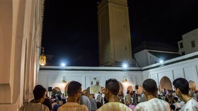 باحث مغربي يقترح صلاة جماعية 