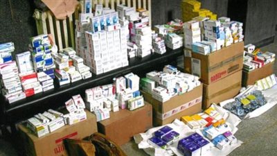 مصادرة 9.2 مليون قرص أدوية مجهولة المصدر.. و152 الف كمامة مخبأة لاحتكارها