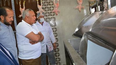 محافظ الوادي الجديد يفتتح مجزر دواجن نصف آلى بتكلفة 2.5 مليون جنيه | صور