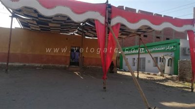 محافظ أسوان يناشد المواطنين بعدم التكدس أمام مكاتب البريد