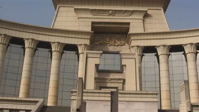 قضاة المحكمة الدستورية يقتطعون راتب شهر أبريل لصالح العمالة غير المنتظمة