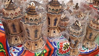 زينة رمضان 2020.. اسعار الزينة والفوانيس في محلات القاهرة | صور