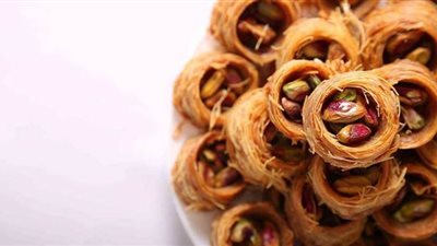 طريقة عمل كنافة عش الغراب بالمكسرات