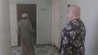 حملة لتطهير وتعقيم وحدات الصحة بقرى قنا لمواجهة فيروس كورونا | صور