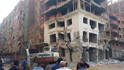 مرافق الجيزة: تزيل عقارًا مخالفًا بالعمرانية وتتحفظ على 72 كرسيًا
