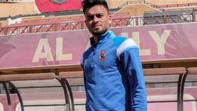 صلاح محسن يقترب من تمديد إعارته مع سموحة