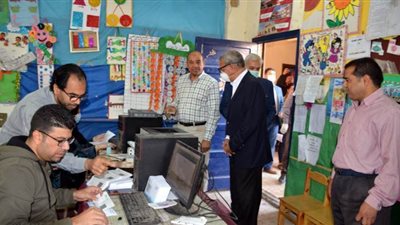 محافظ القليوبية يتابع الأماكن المخصصة لصرف منحة العمالة غير المنتظمة