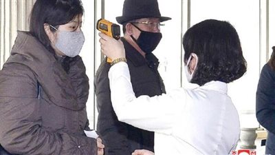 سرير من الكارتون لكل مسافر ينتظر نتائج فحص كورونا في مطار ياباني