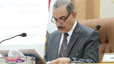 محافظ كفر الشيخ يتابع صرف المنحة للمستحقين من العمالة غير المنتظمة