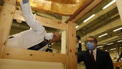 7 صور ترصد ترميم آثار توت عنخ آمون بالمتحف المصري الكبير في زمن الكورونا