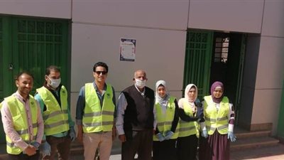 توزيع عصائر وكمامات خلال صرف منحة العمالة غير المنتظمة بالوادى الجديد