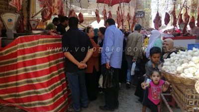 إقبال متوسط على سوق الجيزة وسط تحذيرات من كورونا | صور