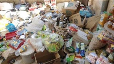 ضبط صاحب شركة بحوزته 14 طن سلع غذائية مجهولة المصدر بالساحل 