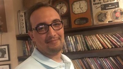 الجزائري عبد الوهاب عيساوي يفوز بجائزة البوكر للرواية 2020