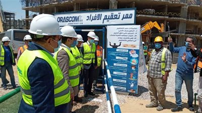 انتظام العمل بمشروعات شركة أوراسكوم في العاصمة الإدارية الجديدة | فيديو