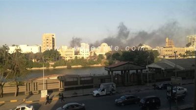 حريق في الأحواض البلاستيكية بميدان التحرير | صور