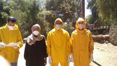 الطب الوقائي بقنا يتوجه لـ 4 شوارع وقريتين لظهور حالات إيجابية بكورونا|صور