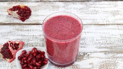 طريقة عمل سموثي الجوافة والرمان