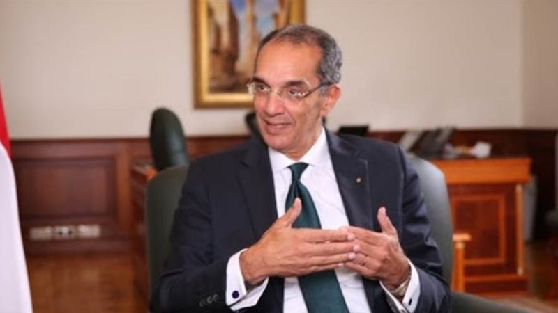 الدكتور عمرو طلعت