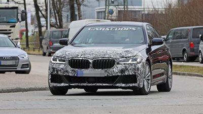 رئيس تيسلا يتواصل مع العملاء بشأن كاميرا اختراق الخصوصية