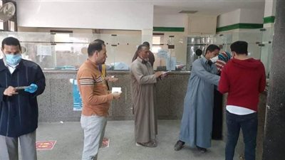 انتظام صرف منحة العمالة غير المنتظمة في الإسكندرية | صور