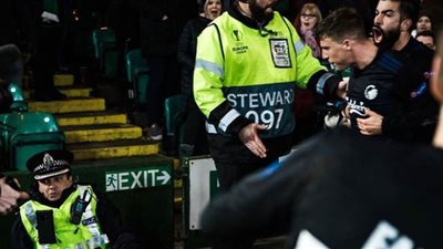 يويفا يقرر إيقاف سانتوس لاعب كوبنهاجن بعد الإساءة لرجل شرطة