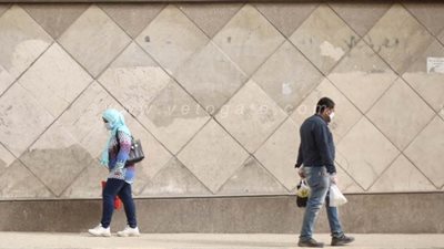 فى زمن كورونا.. الكمامة قطعة أساسية من ملابس المصريين | صور