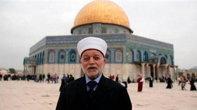 قرار فلسطيني بشأن المساجد وتحري هلال رمضان