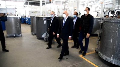 محافظ بورسعيد يزور مصنع  كابسى للدهانات بالمنطقة الصناعية | صور