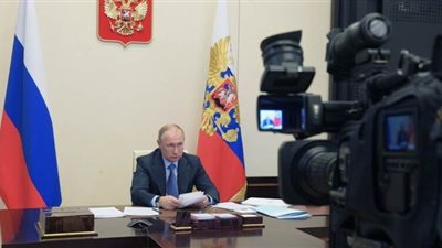 بوتين يوجه الحكومة باتخاذ إجراءات إضافية لدعم قطاع الأعمال المتضرر بكورونا