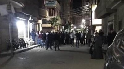 توافد الأهالي على منزل والد الشهيد محمد الحوفي بمسقط رأسه بدمنهور | صور