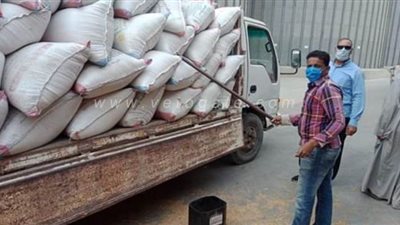 مدير تموين الفيوم يفتتح موسم توريد القمح بصوامع طامية