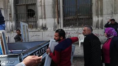 حملة مكبرة لإخلاء الأسواق اليومية في الإسكندرية| صور