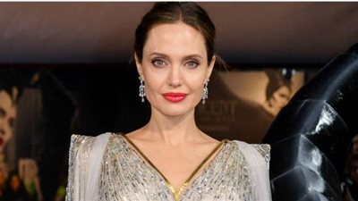 أنجلينا جولي تقدم بعض النصائح للجمهور بشأن أزمة كورونا
