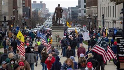 مظاهرات حاشدة في ميشيجان الأمريكية رفضا للإغلاق التام | فيديو وصور